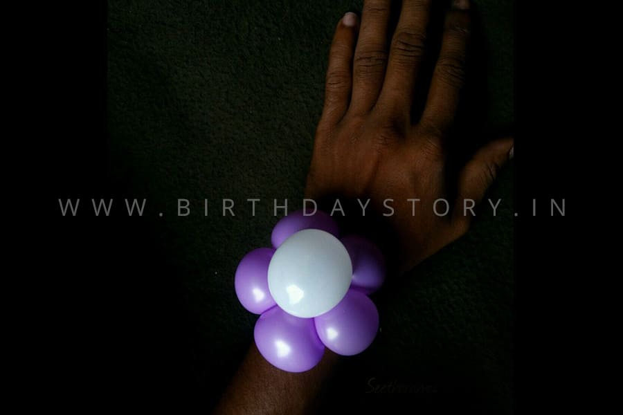 Balloon Modelling Artist for Birthday Party - Birthday Story